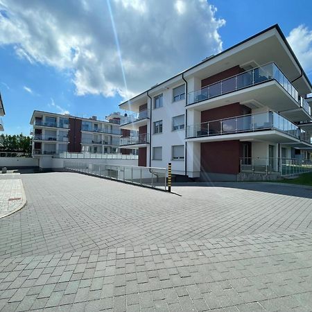 Miodowy Apartament Z Duzym Tarasem W Rewalu, Blisko Morza Zewnętrze zdjęcie